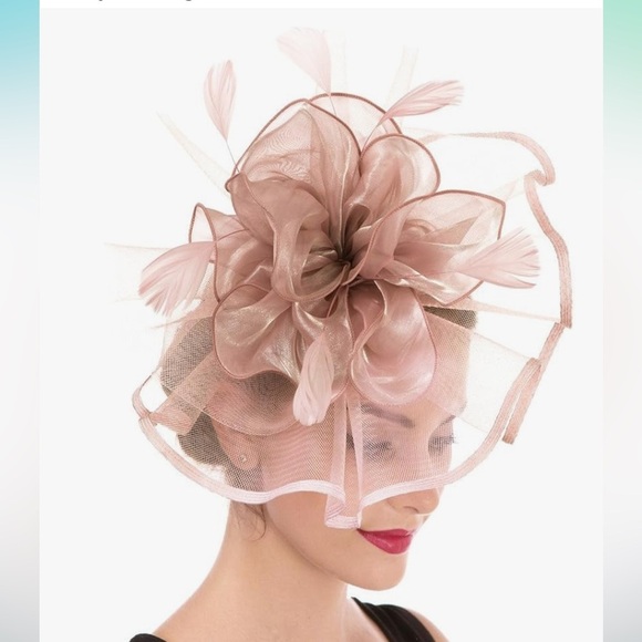 Elegant Pink Fascinator Hat - Picture 5 of 7